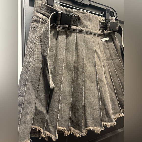 REVOLVE Private Policy New York Buckle Strap Pleated Mini Denim Skirt Grey Small - Picture 8 of 13